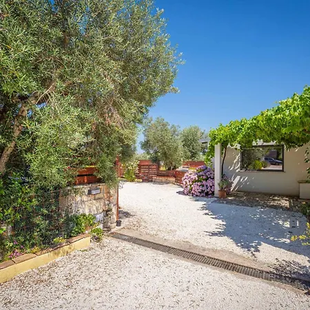 Villa Haus Lilly In - Haus Fuer 2-3 Personen Muntić